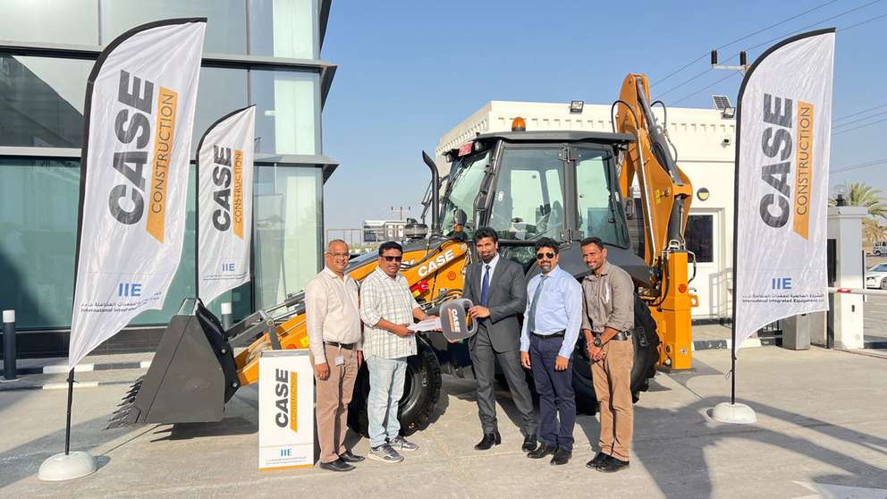 CASE Construction Equipment and IIE Reinforce Strong Market Presence in Oman with Exclusive Customer Event and Machine Handover