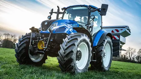 The next generation New Holland T5 Dual Command tractor