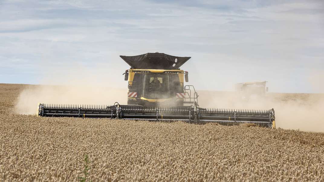 La revolución de la recolección ya está aquí: las primeras New Holland CR11 debutan en los campos de España