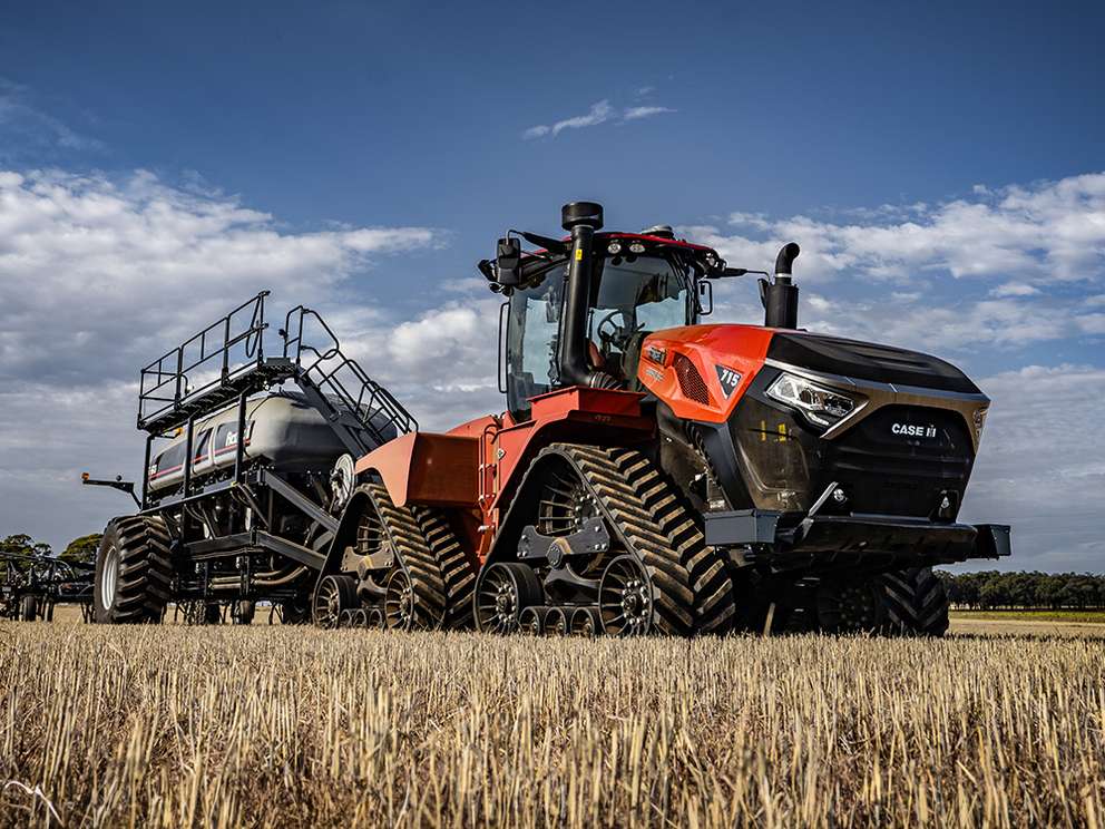 Case IH Steiger 715 working in field with Flexi-Coil air cart