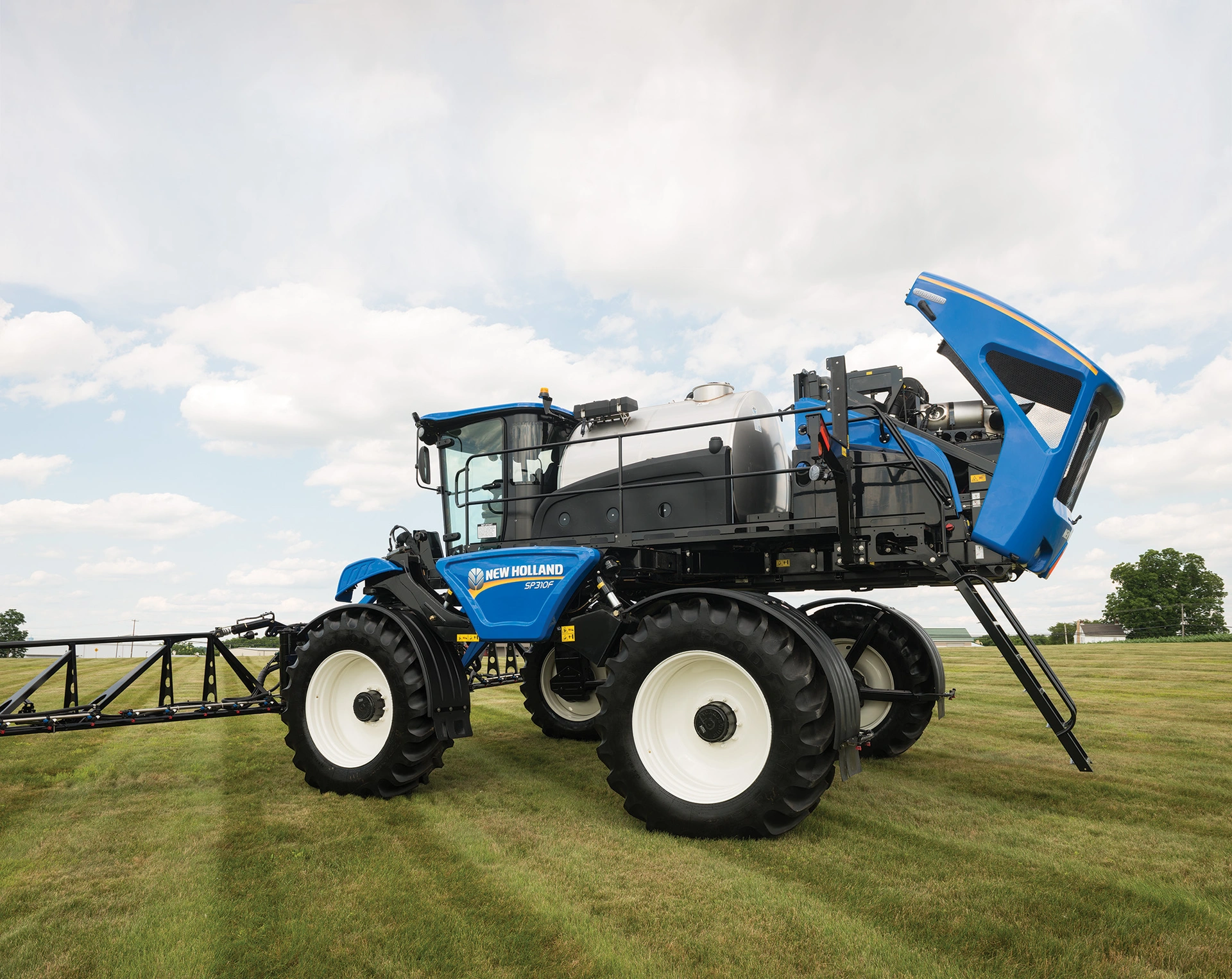 GUARDIAN™ SELF-PROPELLED FRONT BOOM SPRAYER