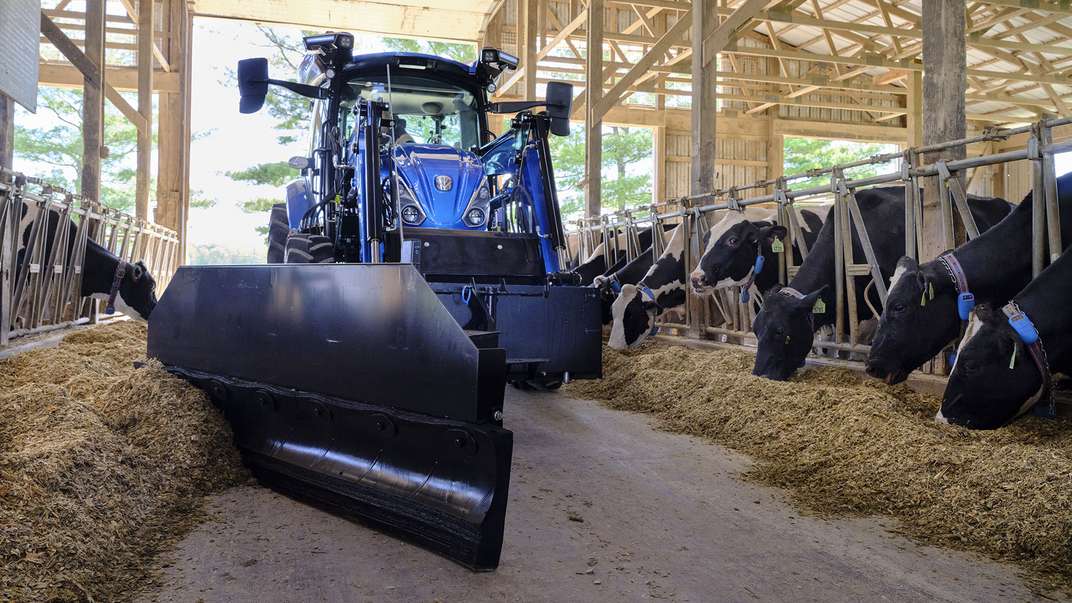 New Holland Agriculture Publicly Launches the Industry's First All-Electric  Utility Tractor with Autonomous Features -- the Revolutionary T4 Electric  Power Tractor