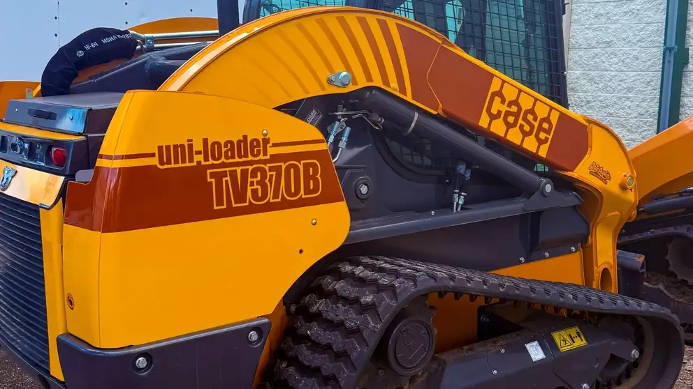 TV370B