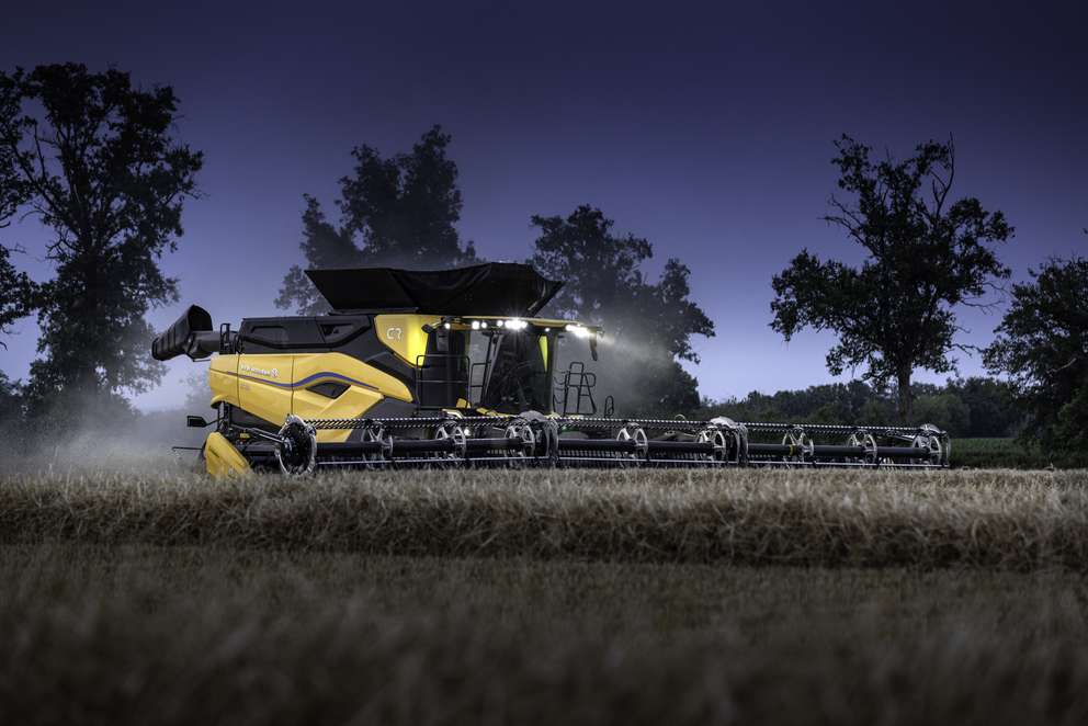 2. New Holland CR11_Good Design.jpg