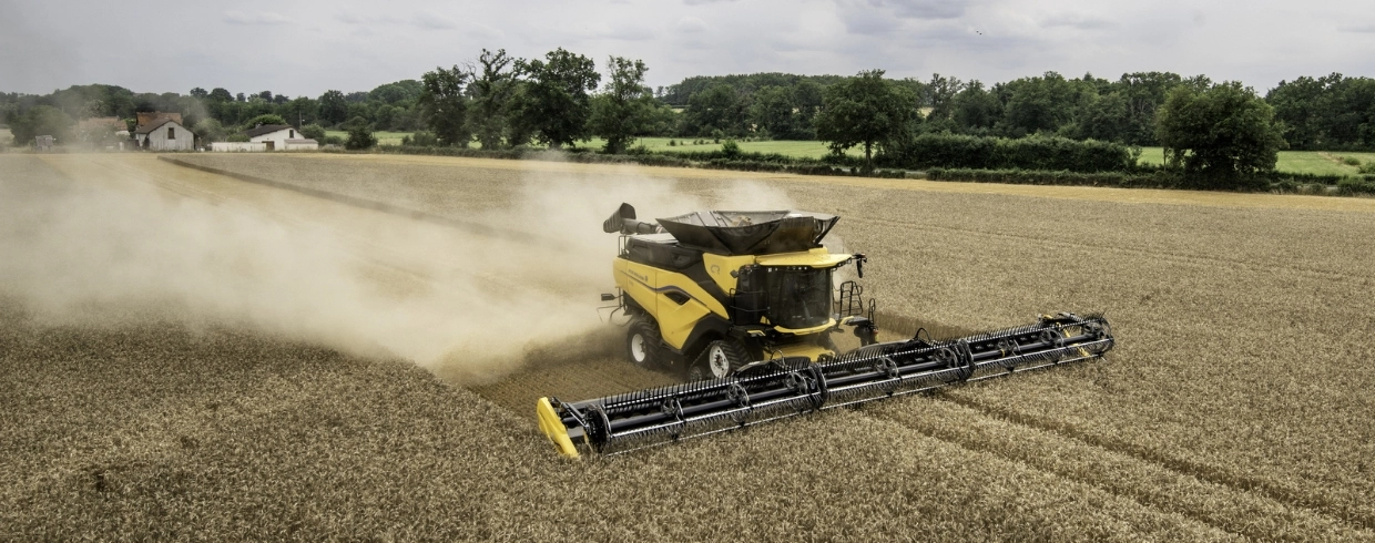 CR Series Twin Rotor® Combines