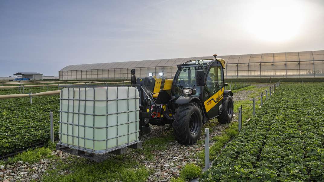 Лінійка телескопічних навантажувачів New Holland поповнилася новою компактною моделлю TH6.26