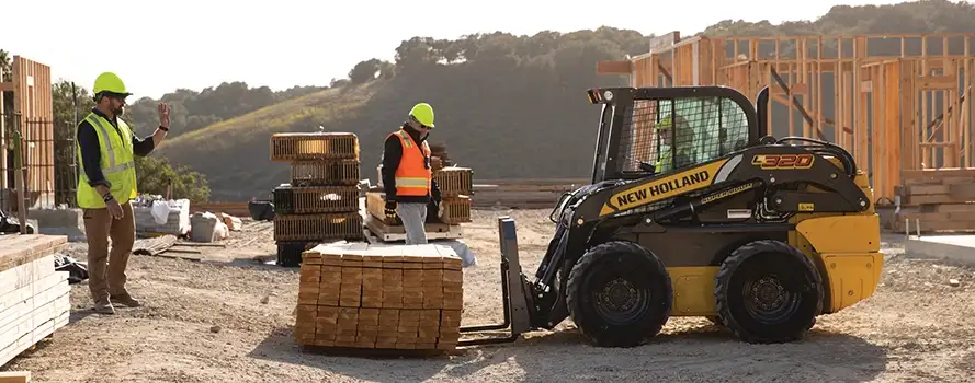 the-range-300-series-skid-steer-01b