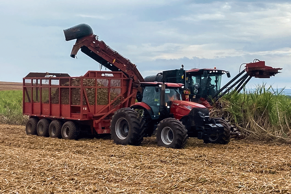 Austoft 9000 e trator Puma 230 movidos a etanol_709483.jpg