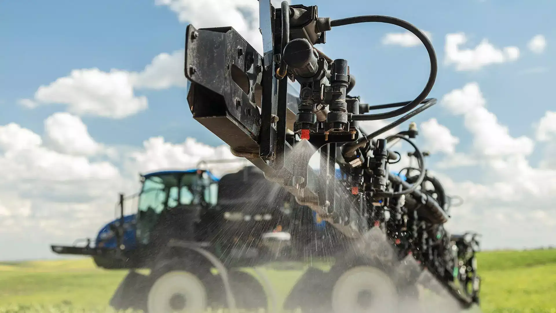 pulverizadores new holland modelo defensor 2500 foco na mangueira de pulverização