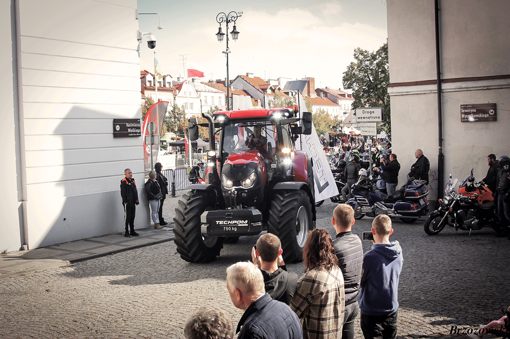 Photo_03-Case-IH-Ciągniki_plock_MOTOCYKLOVE_4.png