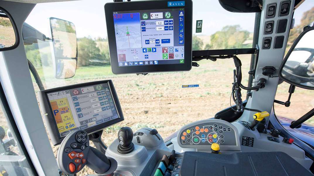 A New Holland apresenta o Trator T8 sem condutor com Raven Autonomy™ na SIMA, em Paris