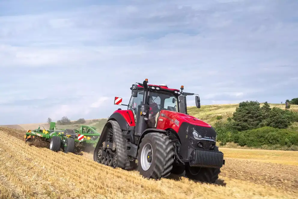 Tracteur Magnum AFS 400 à pédales tout en métal