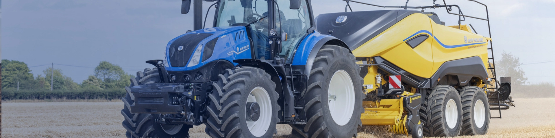 New Holland BigBaler High Density working in field