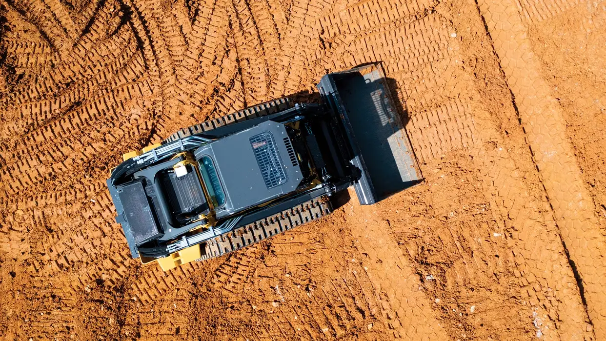 LOW-PROFILE DESIGNS EXTEND TRACK LIFE, SMOOTH OUT THE RIDE