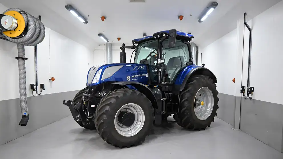 New Holland präsentiert T7.270 Methane Power CNG als neue Traktorgeneration mit alternativem Antrieb