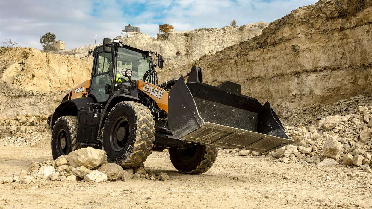 CASE takes on 100hp segment with new 421g Wheel Loader