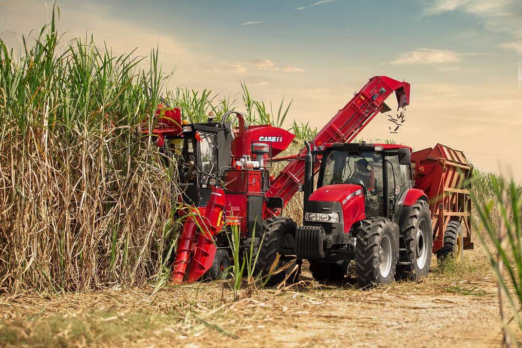 Austoft_4000_sugarcane_harvester_with_tractor_3