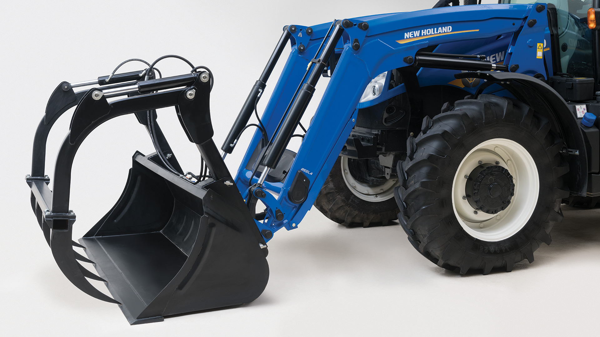 LA Series Front Loader | New Holland