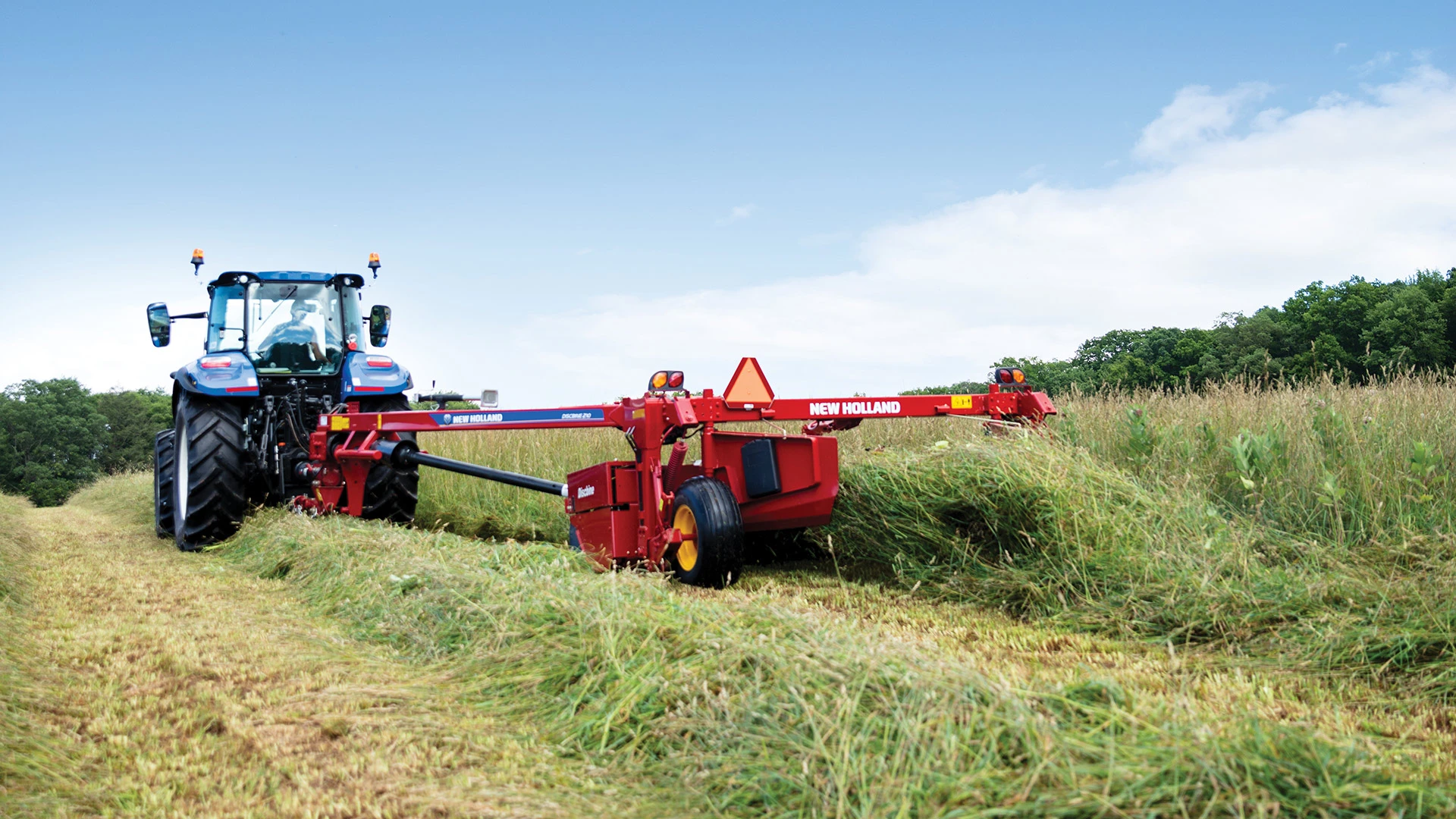 DISCBINE® SIDE-PULL DISC MOWER-CONDITIONERS