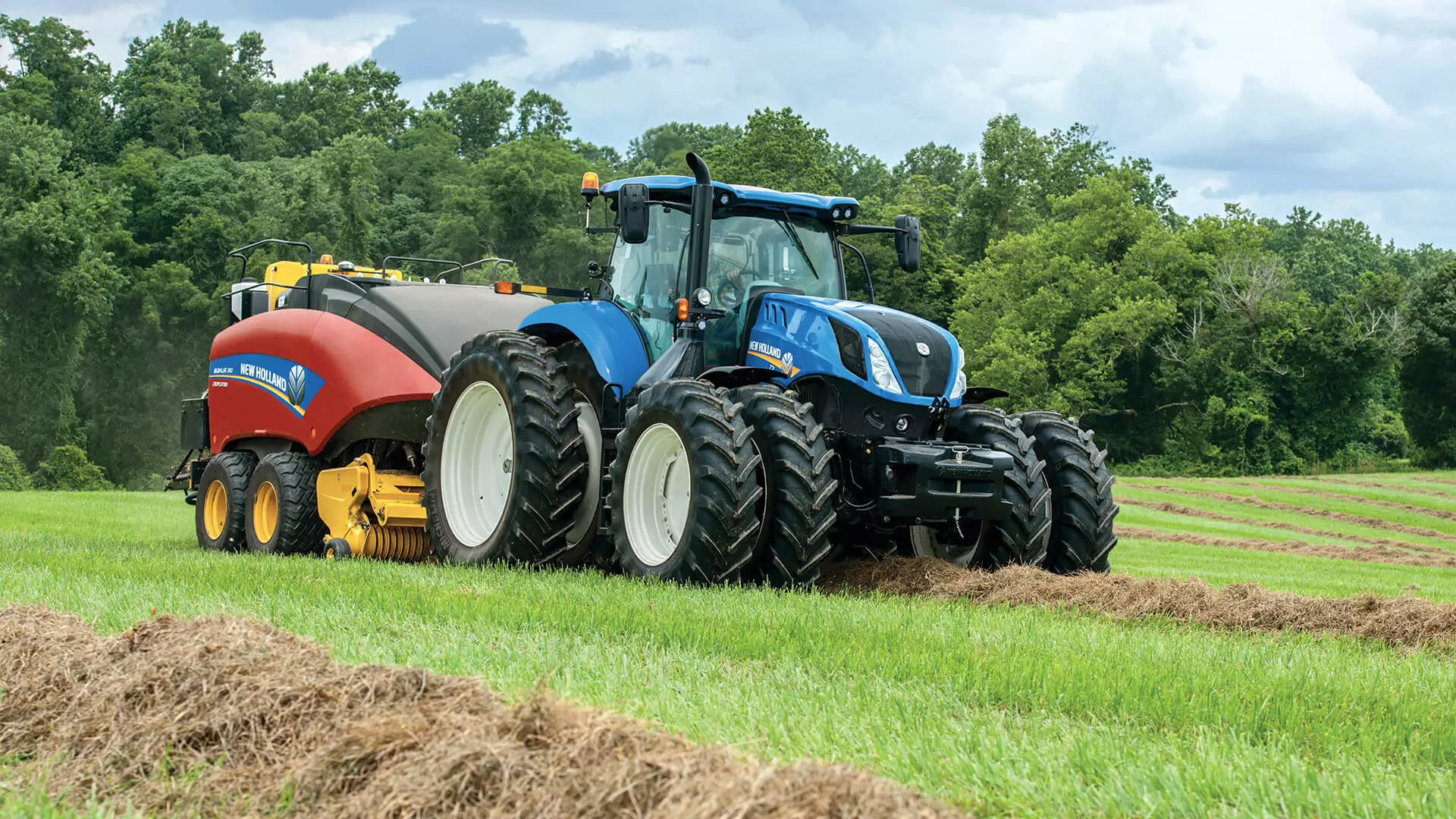 T7 Series tractor pulling a large square baler