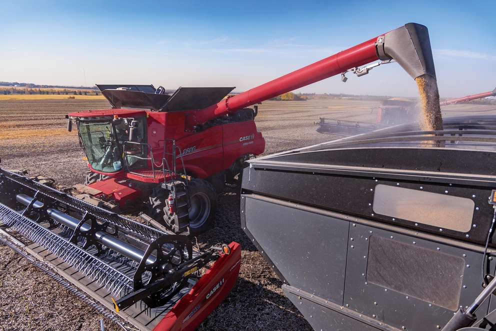 Axial flow 9260 with FD240 header