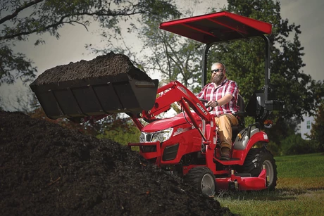 Farmall 25sc with loader and bucket