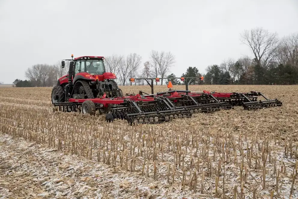 Magnum 340 Rowtrac tractor with 335VT_1513_11-14