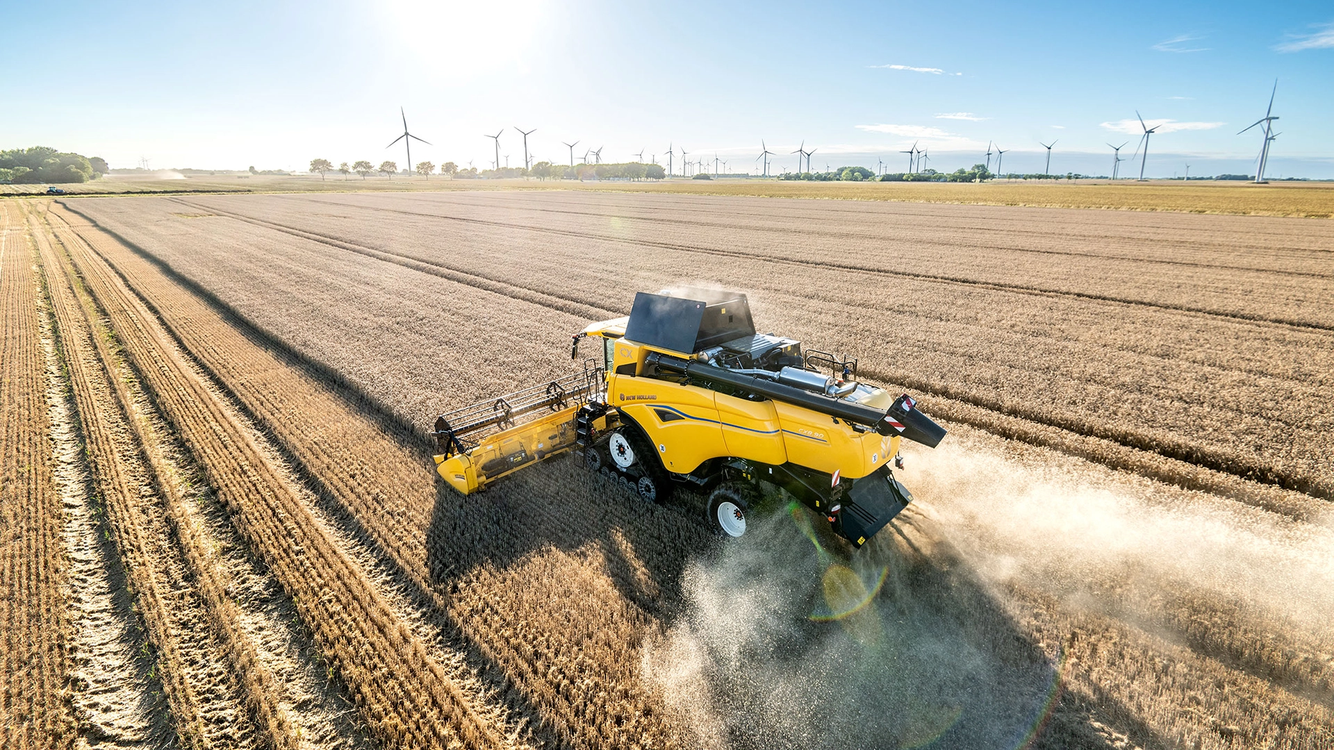 New Holland's CX7 & CX8 combines and tractors synergising for a highly efficient harvest