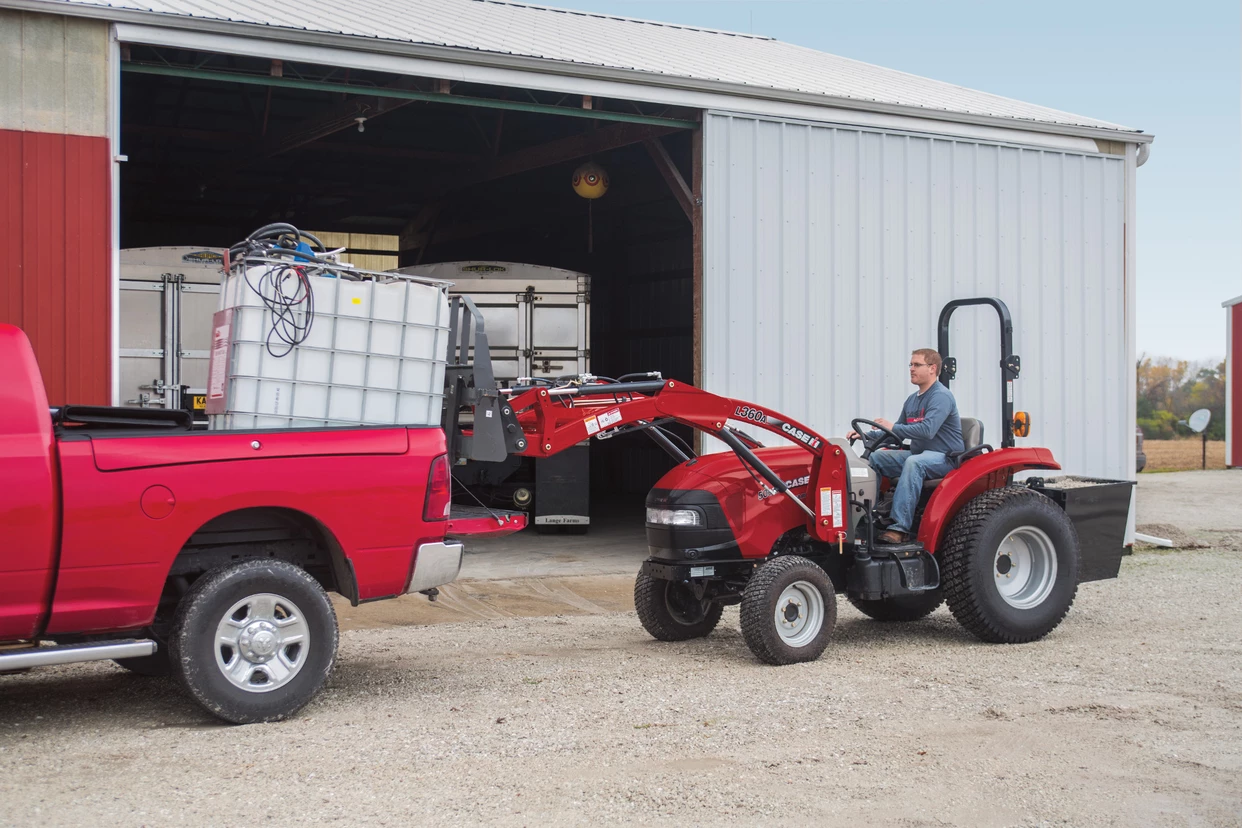 Farmall 50C_L360A loader_0244_10-14