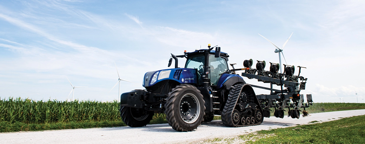 GENESIS® T8 with PLM - Row Crop Tractor