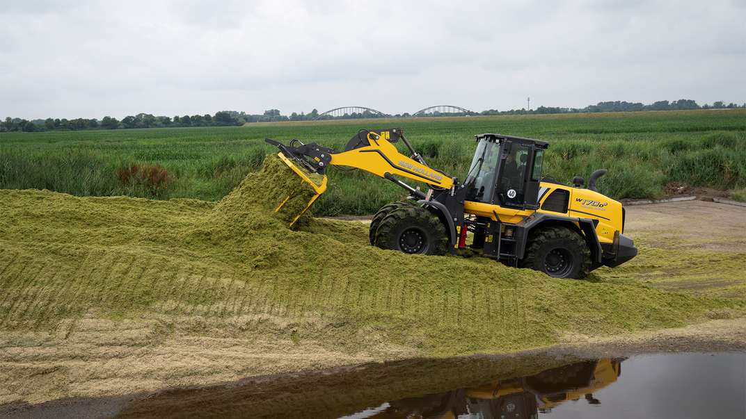 New Holland Boosts Silage Contractors Productivity with the New W170D+ Forage Power