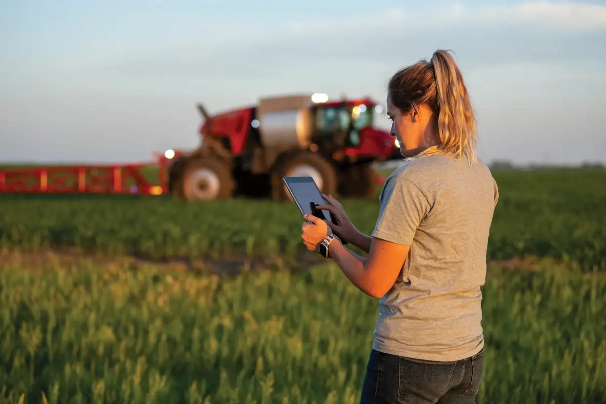 CIH Producer with Ipad and Patriot Sprayer