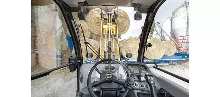 compact-wheel-loaders-stage-v-cab-and-comfort-01a