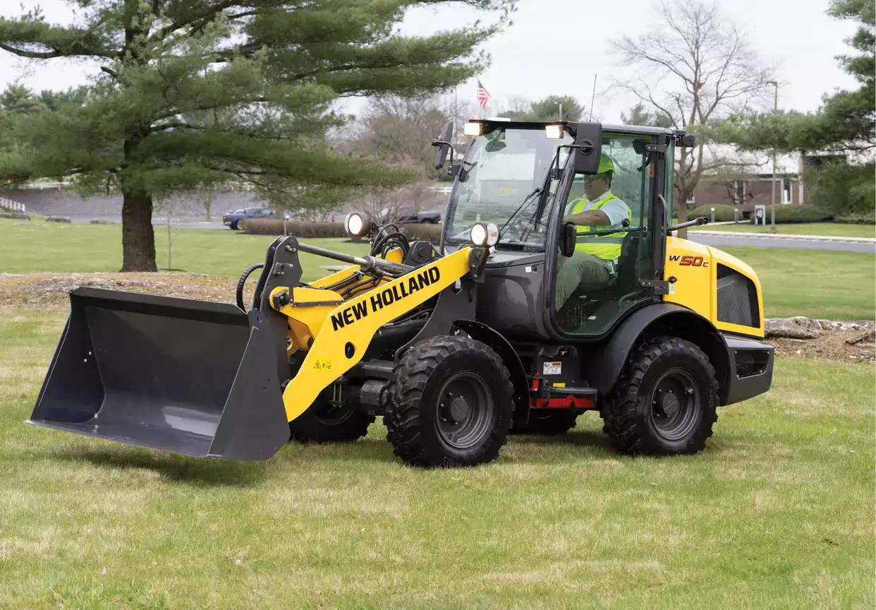 W50C Z-Bar Compact Wheel Loader | New Holland