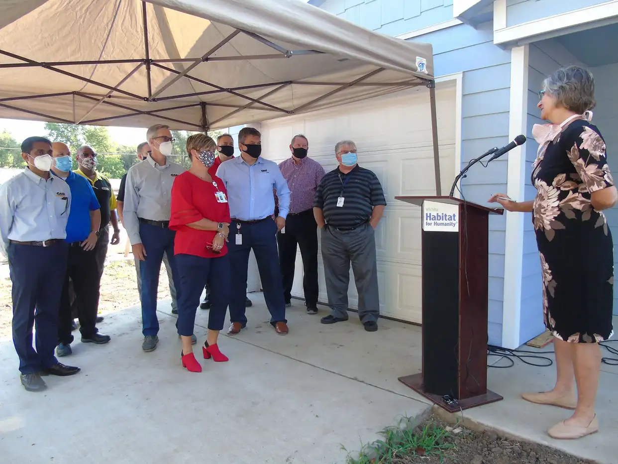Ann-Fox-with-Habitat-Wichita-welcomes-guests