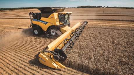 Premi New Holland - IntelliSense su CR Revelation