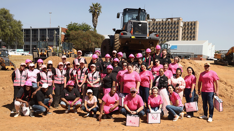 Case Construction Equipment shows its support in CNH’s Breast Cancer Awareness efforts