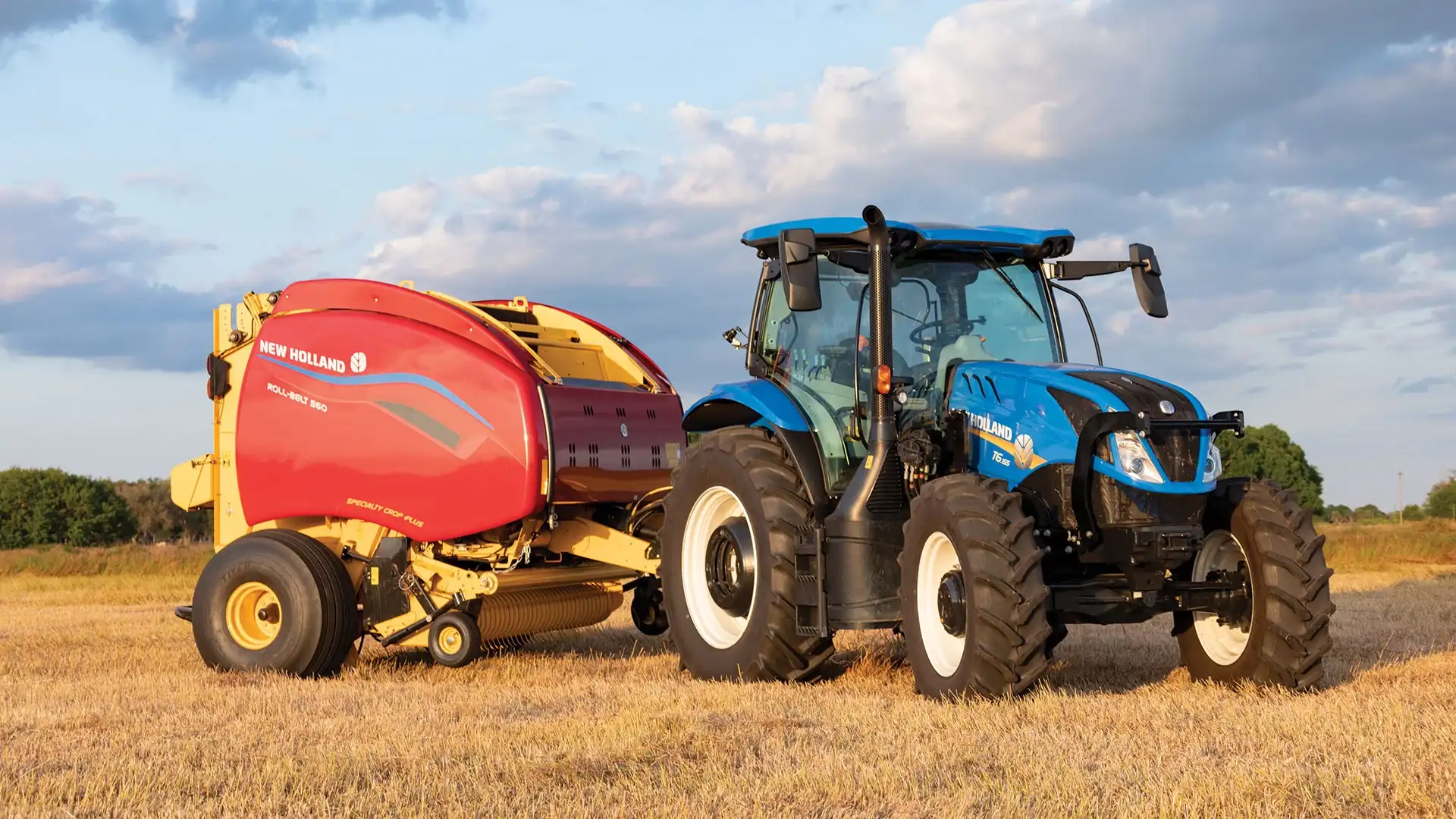 Roll-Belt™ Round Balers Media Gallery