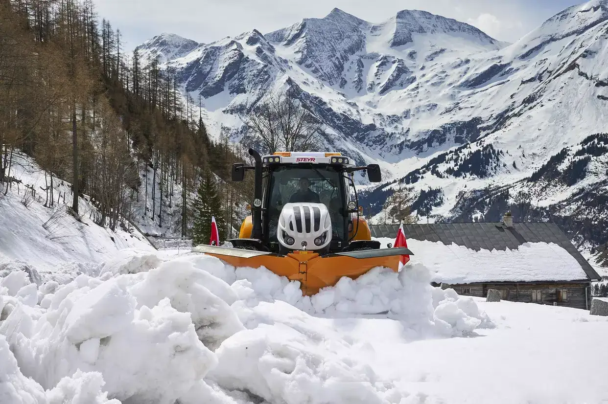 6145_profi_municipal_hydrac_snowplough_grossglockner_04_16_5_3192_2124