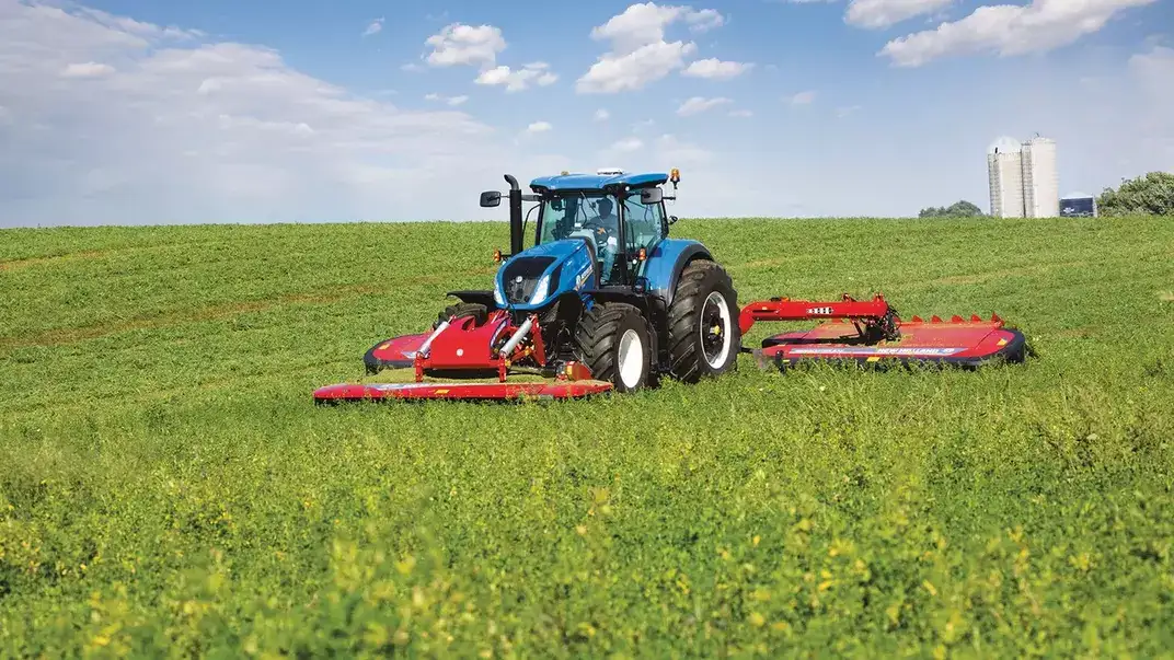 MegaCutter™ Triple Disc Mowers | Hay Cutters | New Holland