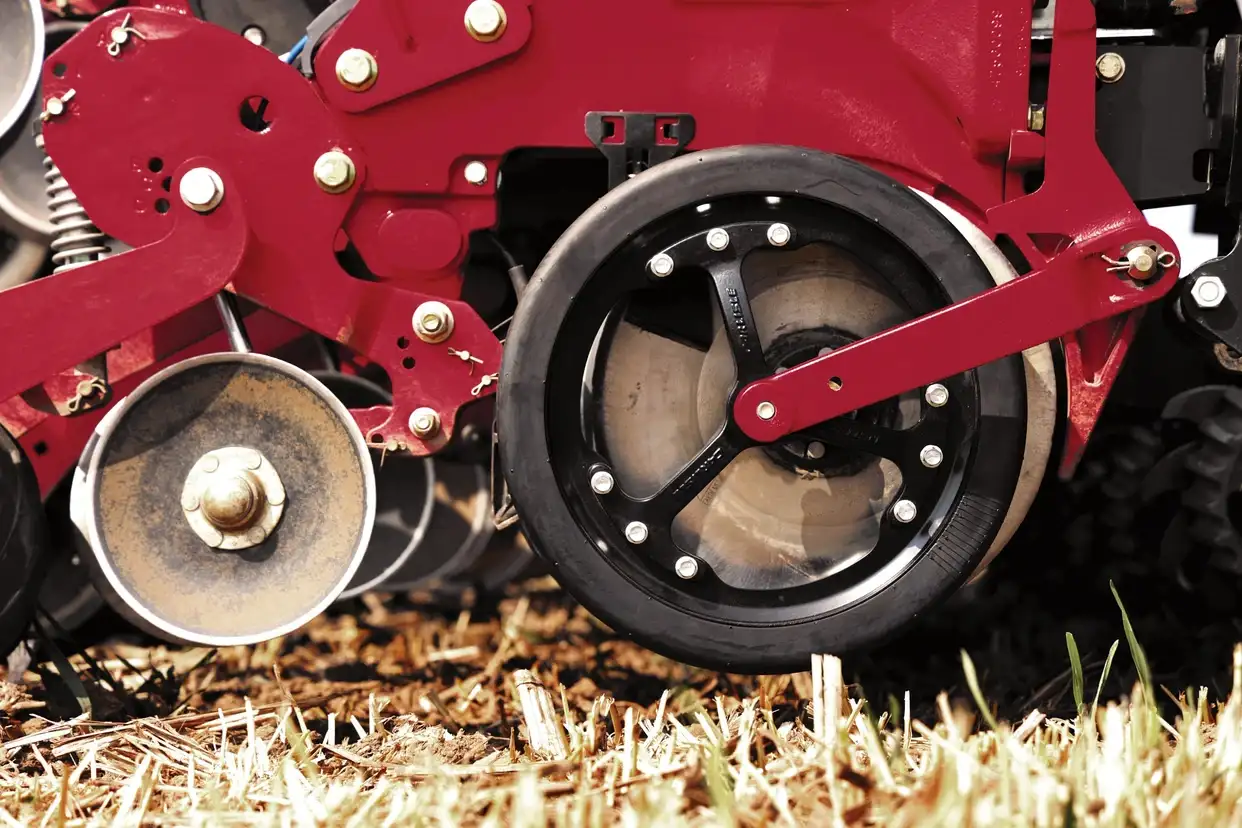 close up of Early Riser 2120 spoked wheel