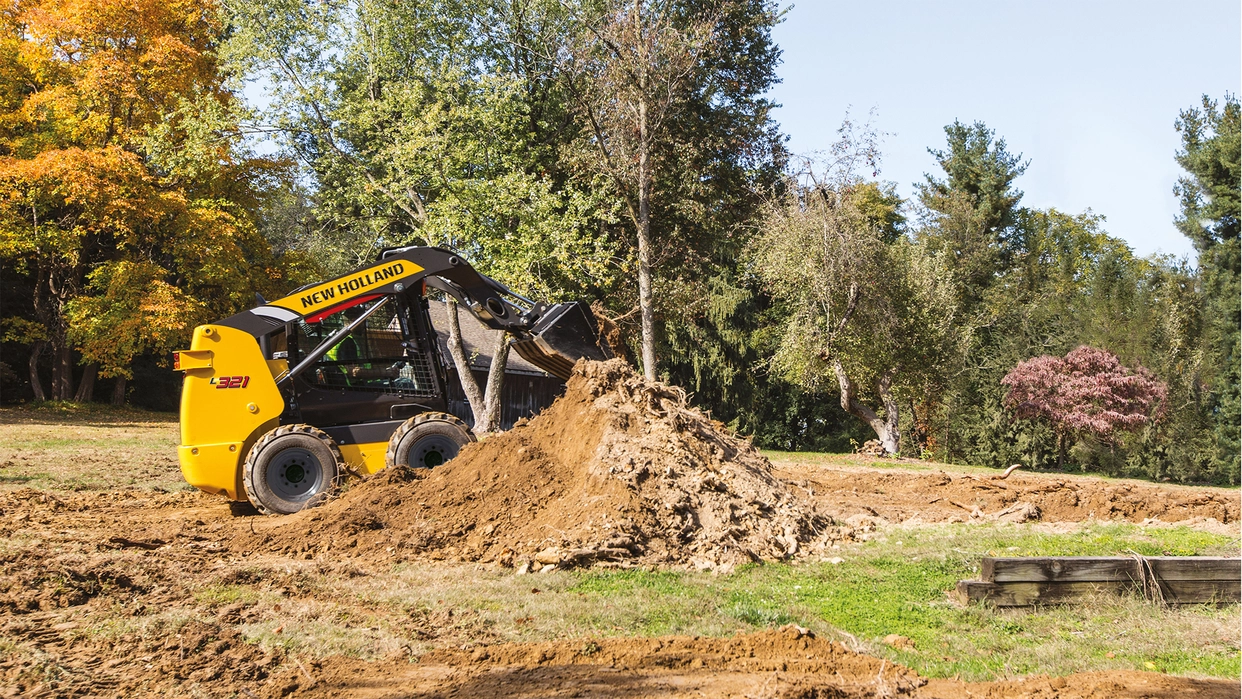 New Holland L321 300 Serisi Nokta Dönüşlü Mini Yükleyici