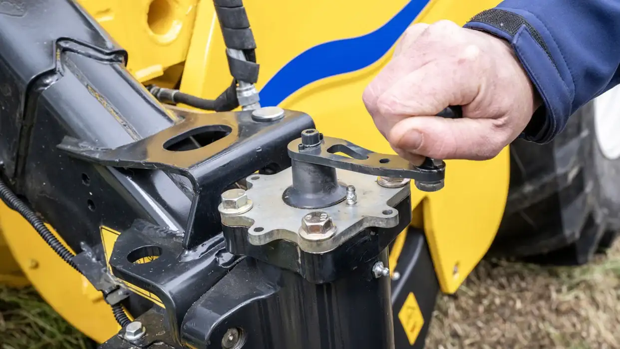 ULTRAFEED™ GRASS PICK-UP - Effectively tracking the ground