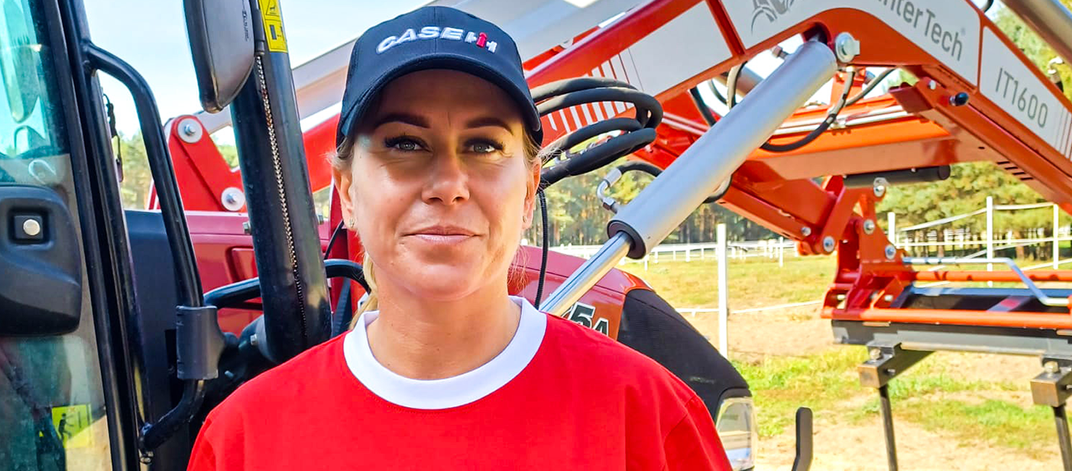 Photo-02_Case-IH-Kwiatek-Driving-Team.png