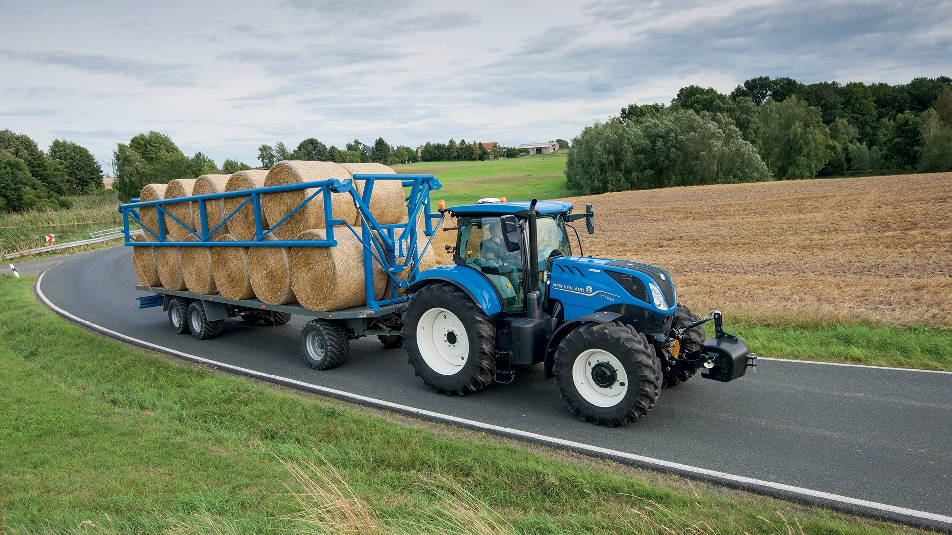 Upgrade Farming with the T7 SWB Tractor | New Holland UK