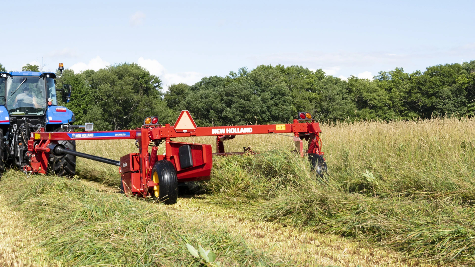 DISCBINE® SIDE-PULL DISC MOWER-CONDITIONERS