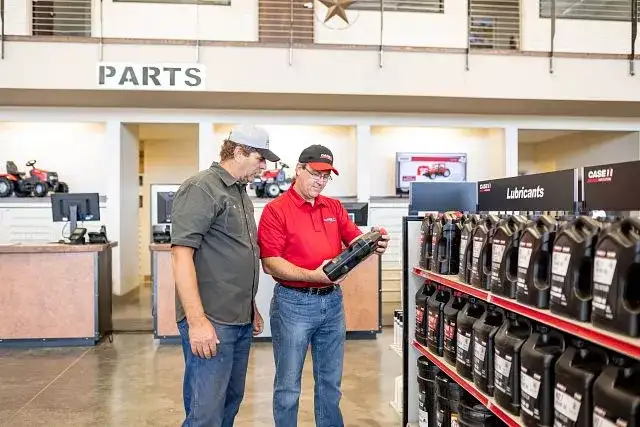 Case IH expert helping select product