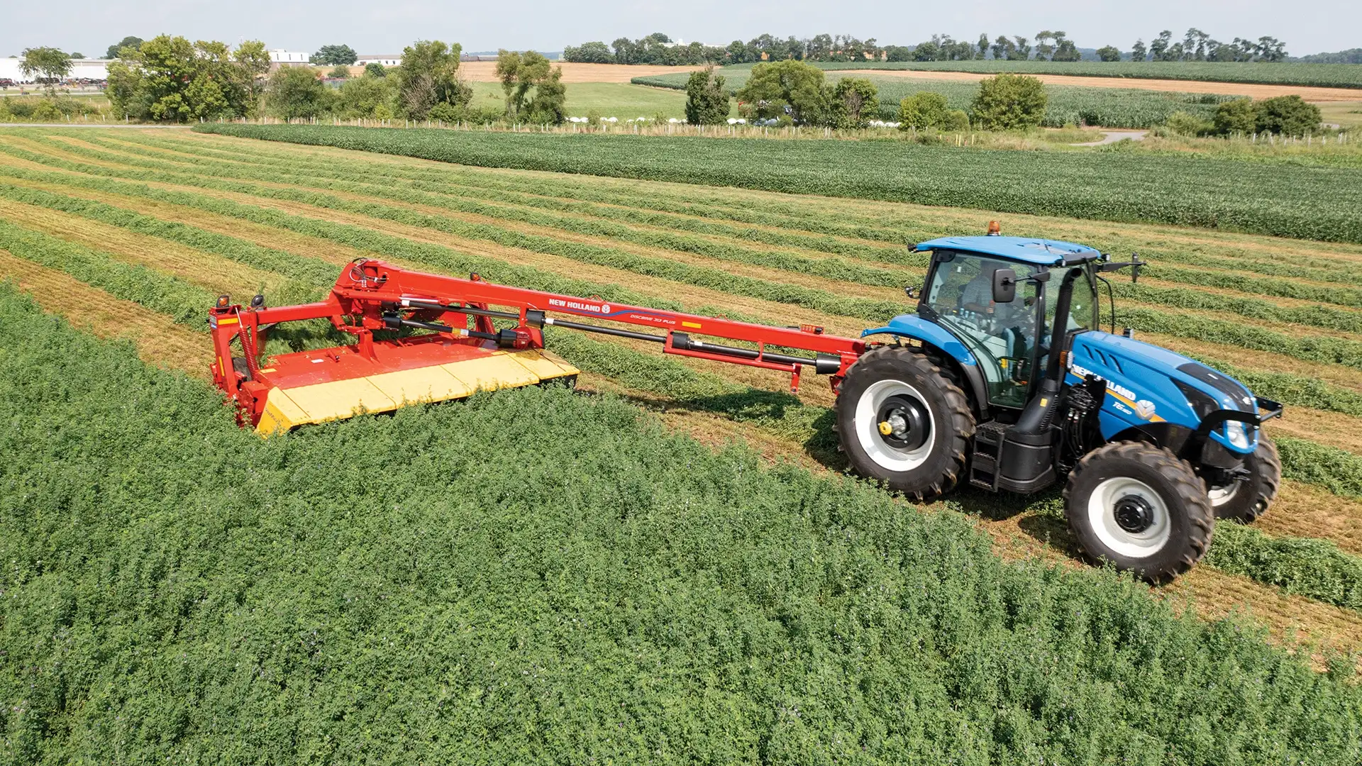 Discbine® PLUS Center-Pivot Disc Mower-Conditioners Media Gallery