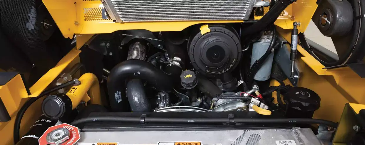 engine-300-series-skid-steer-01