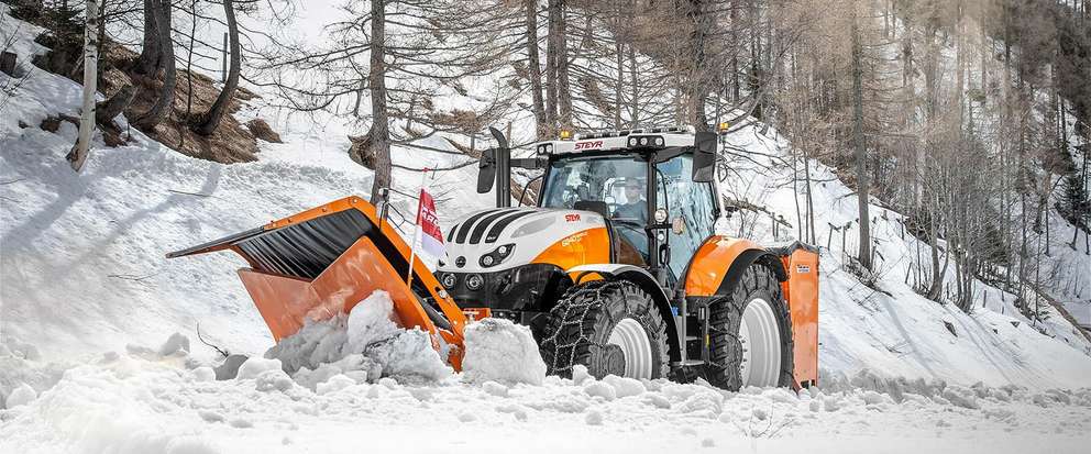 6240_ABSOLUT_CVT_with_Snow_plough